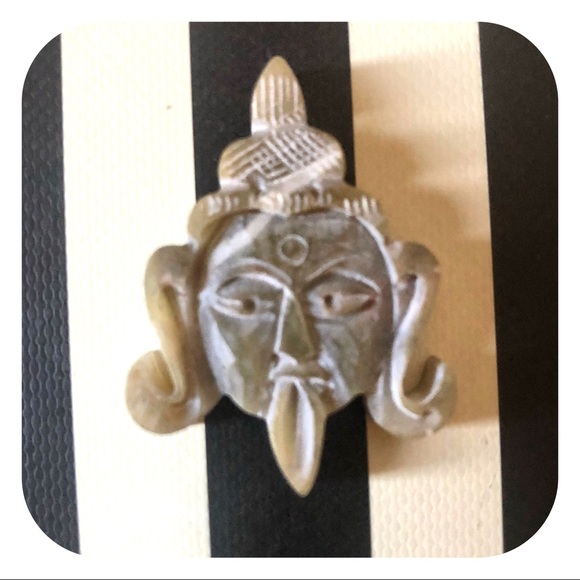VTG Hand Carved Quartz Tribal Warrior Pendant - Picture 2 of 5
